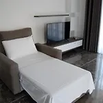 Era Palace *